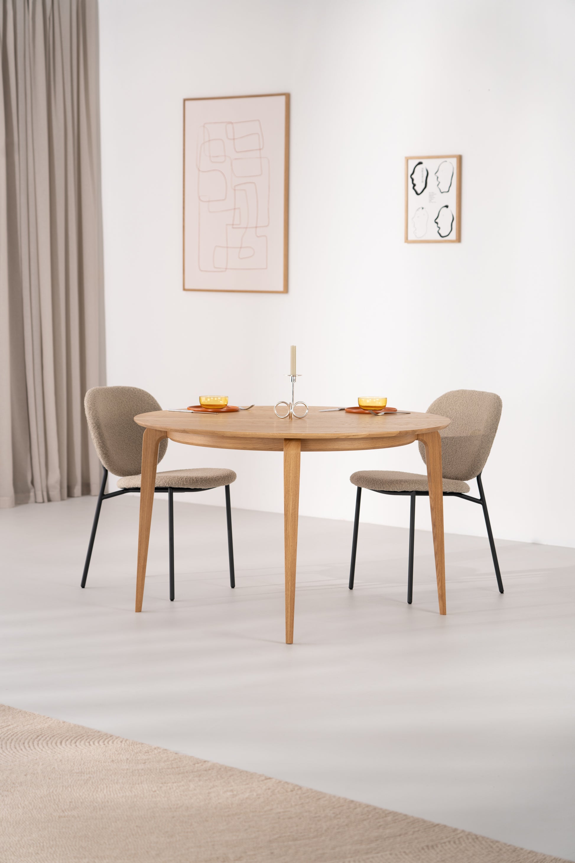Close-up of the solid oak tabletop surface with visible natural grain and oil-wax finish