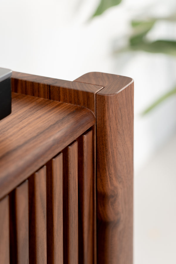 JAMM Q - Hifi møbel - Massivt valnøtttre