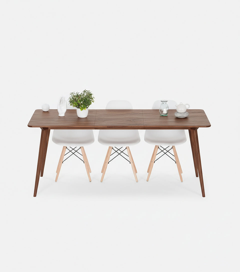 YRKE - Extendable dining table - Solid walnut